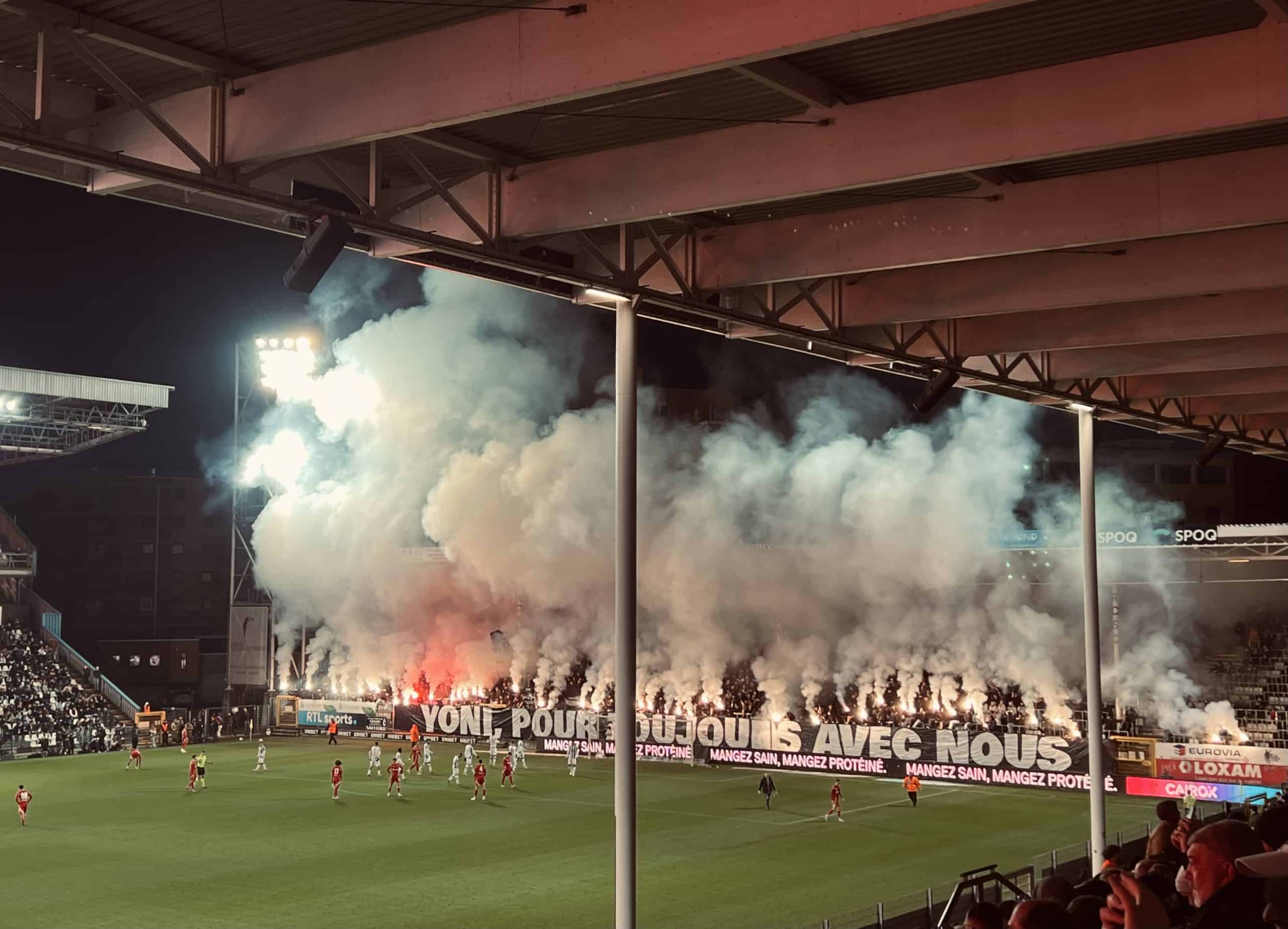 Waalse derby in het teken van overlijden Charleroi-supporter