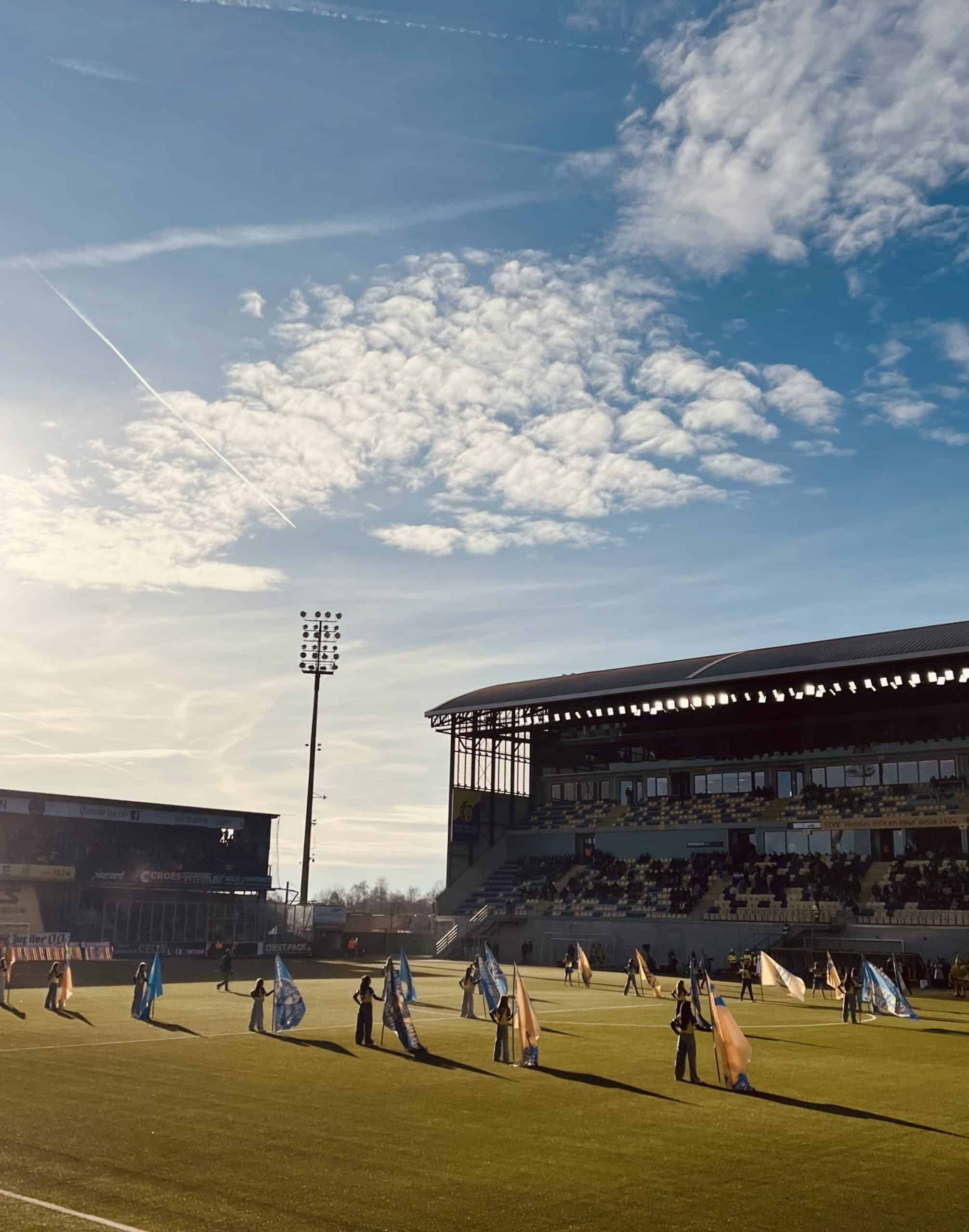 VAR man of the match bij Limburgse derby tussen STVV en Genk