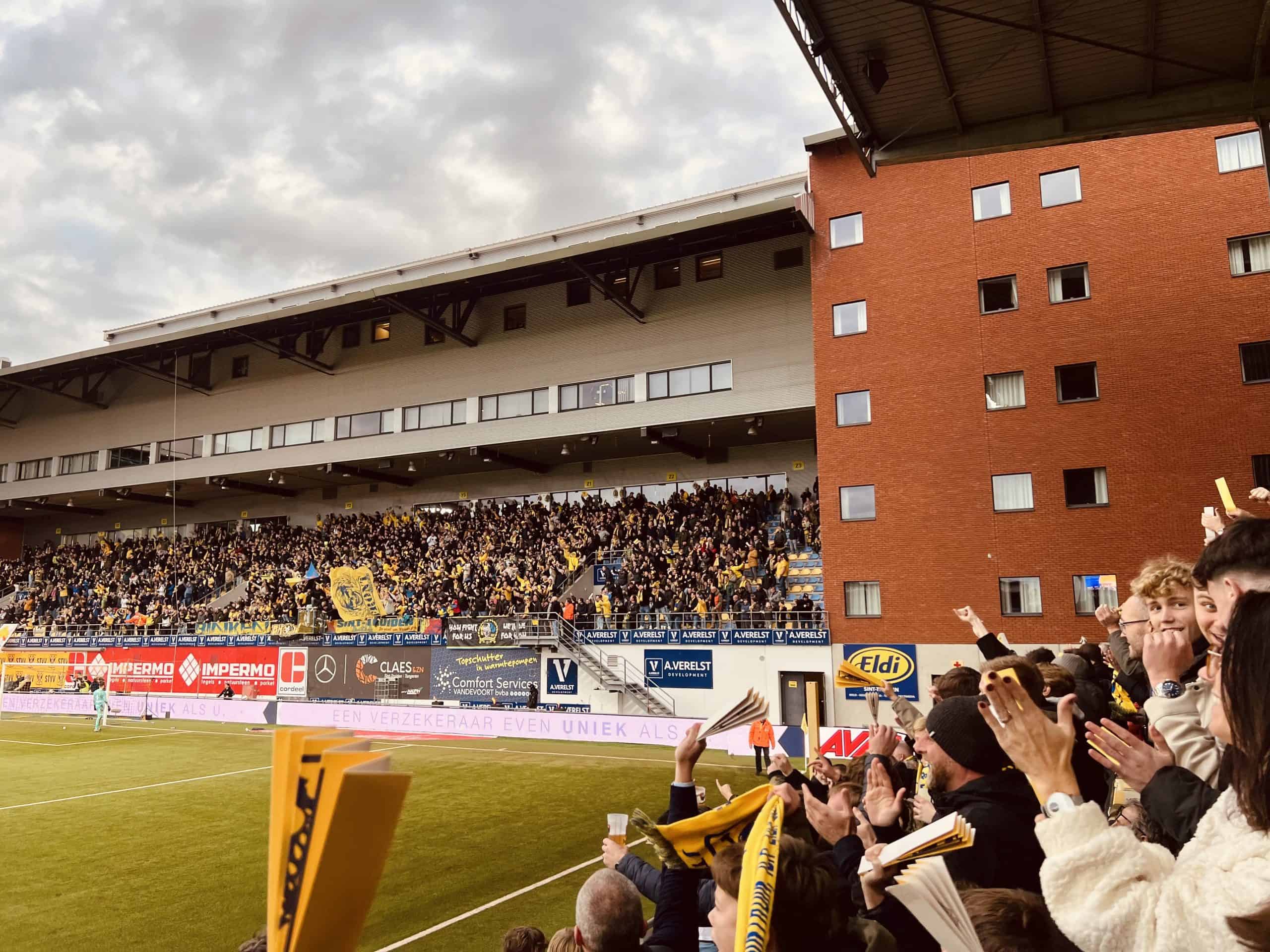 VAR man of the match bij Limburgse derby tussen STVV en Genk