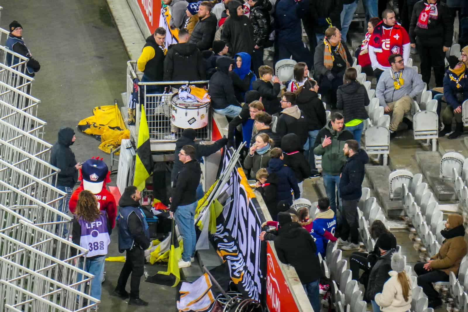 Groundhop bij Lille krijgt kleur dankzij Brigade Loire van Nantes