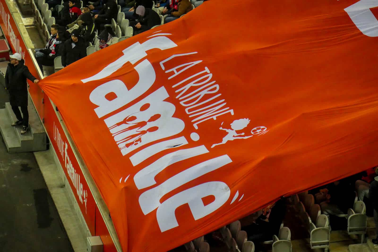 Groundhop bij Lille krijgt kleur dankzij Brigade Loire van Nantes
