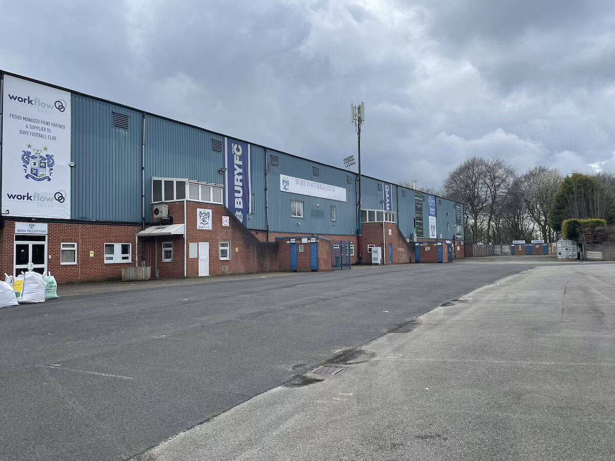 De wederopstanding van Bury FC: van faillissement naar kampioen op Gigg Lane