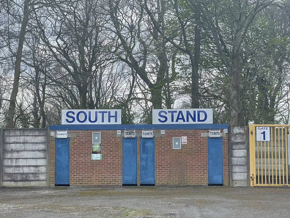 De wederopstanding van Bury FC: van faillissement naar kampioen op Gigg Lane