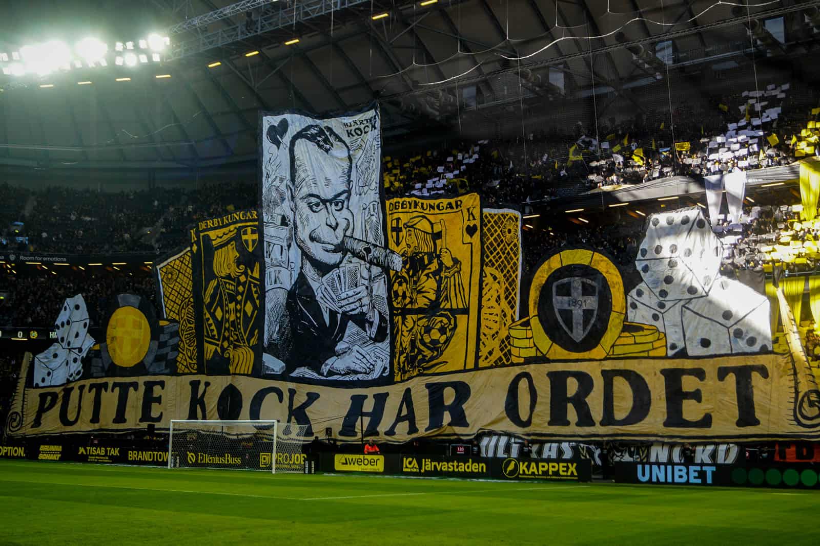 Fikkend materiaal en strakke sfeeracties; Stockholm derby tussen AIK en Hammarby