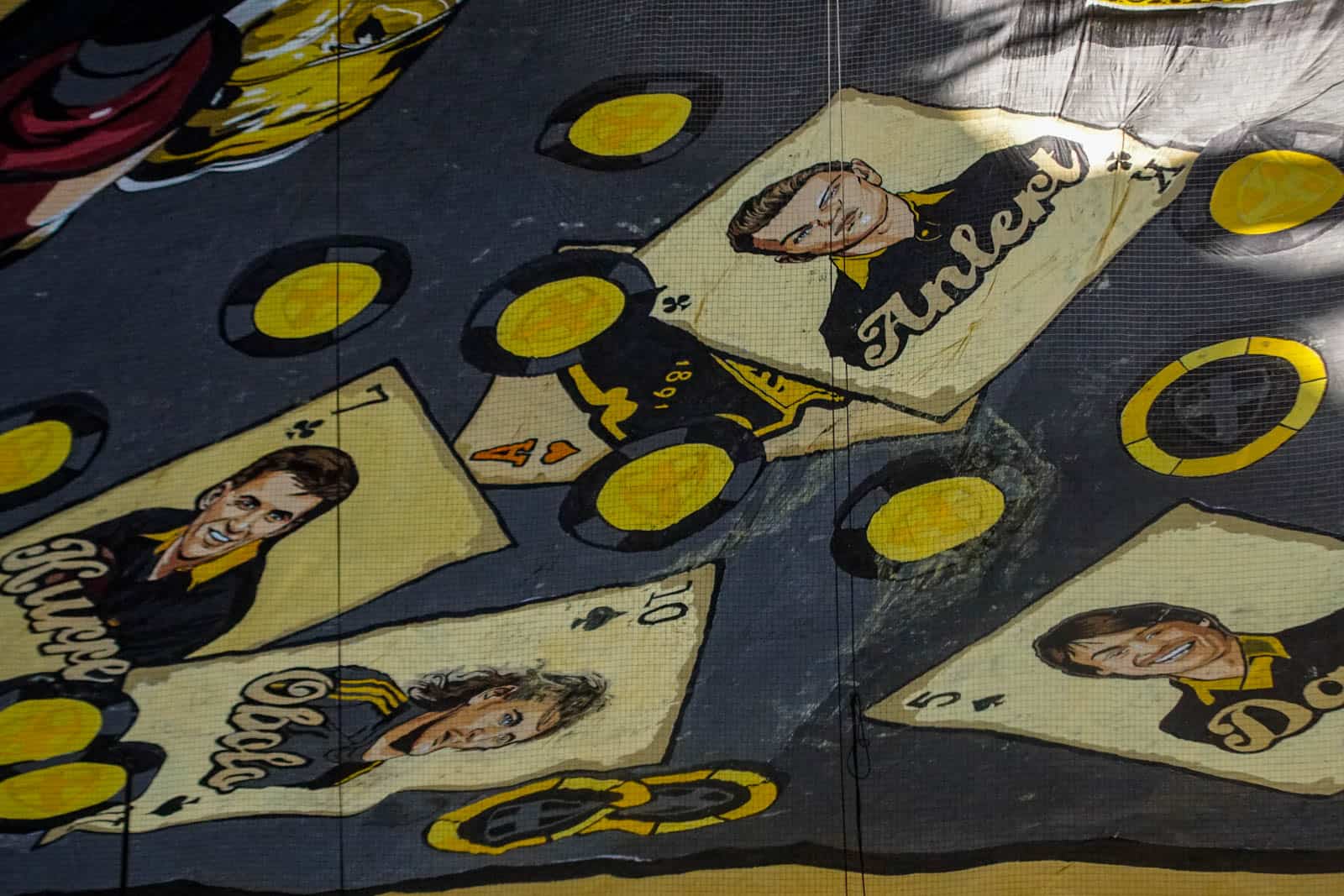 Fikkend materiaal en strakke sfeeracties; Stockholm derby tussen AIK en Hammarby