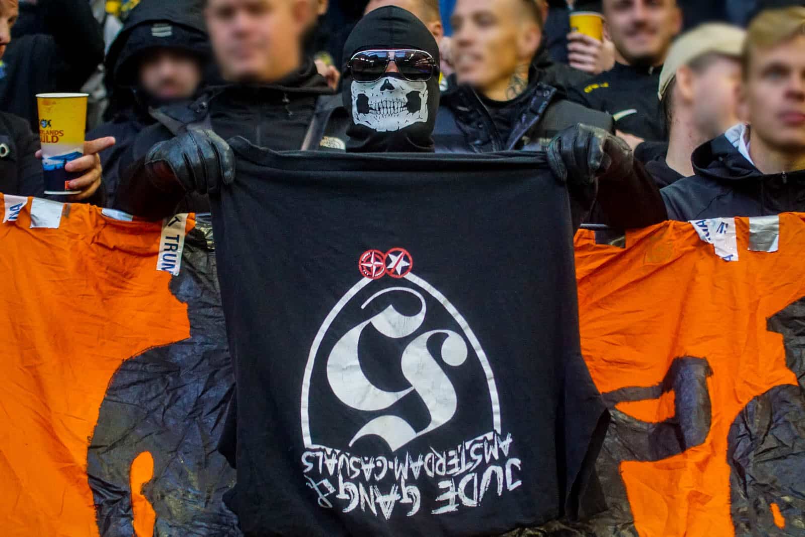 Fikkend materiaal en strakke sfeeracties; Stockholm derby tussen AIK en Hammarby