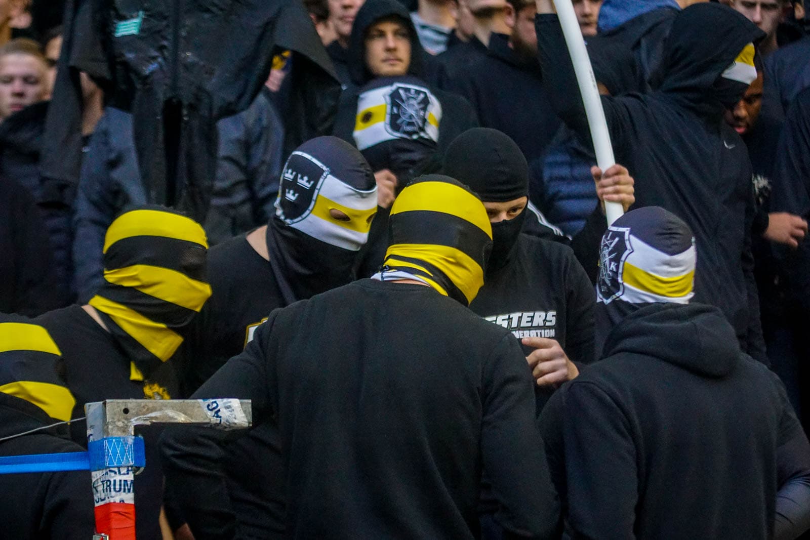 Fikkend materiaal en strakke sfeeracties; Stockholm derby tussen AIK en Hammarby