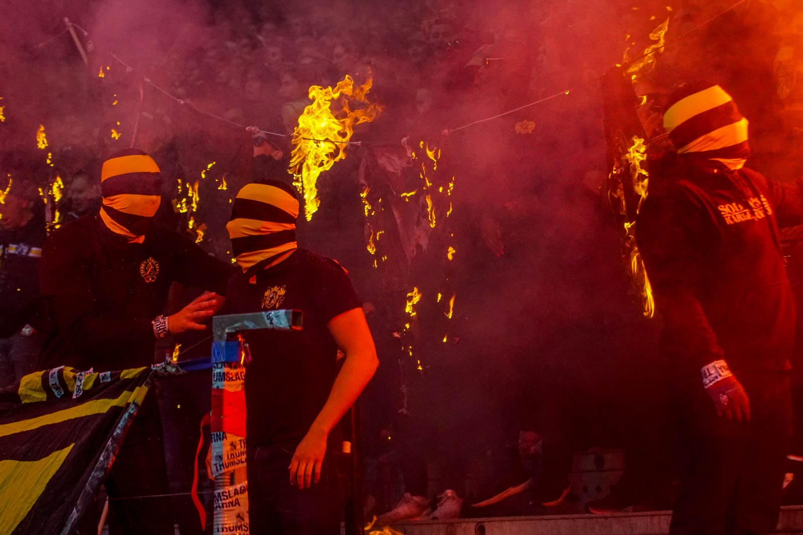 Fikkend materiaal en strakke sfeeracties; Stockholm derby tussen AIK en Hammarby