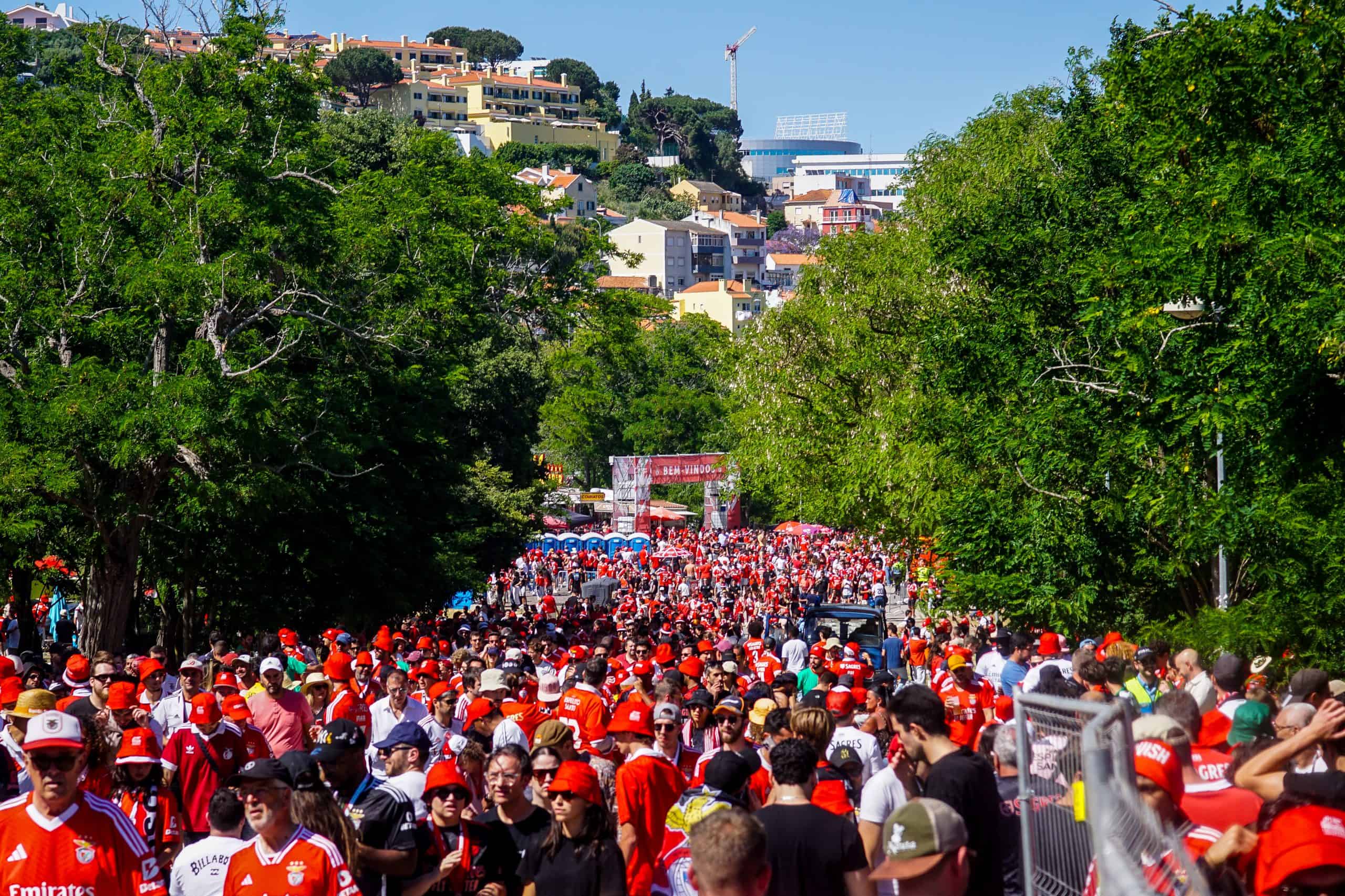 Wedstrijd van de eeuw; gekkenhuis bij bekerfinale Sporting – Benfica