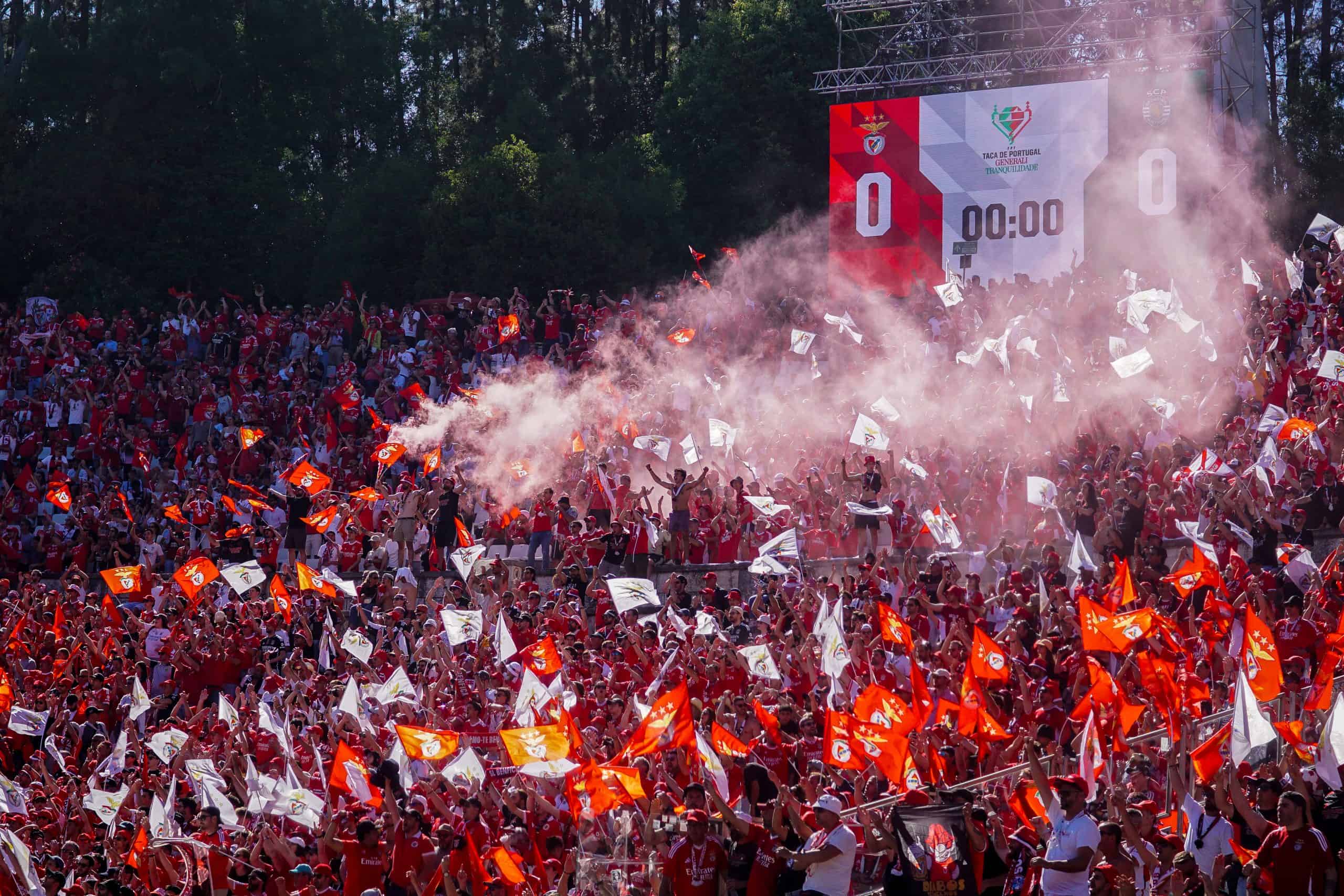 Wedstrijd van de eeuw; gekkenhuis bij bekerfinale Sporting – Benfica