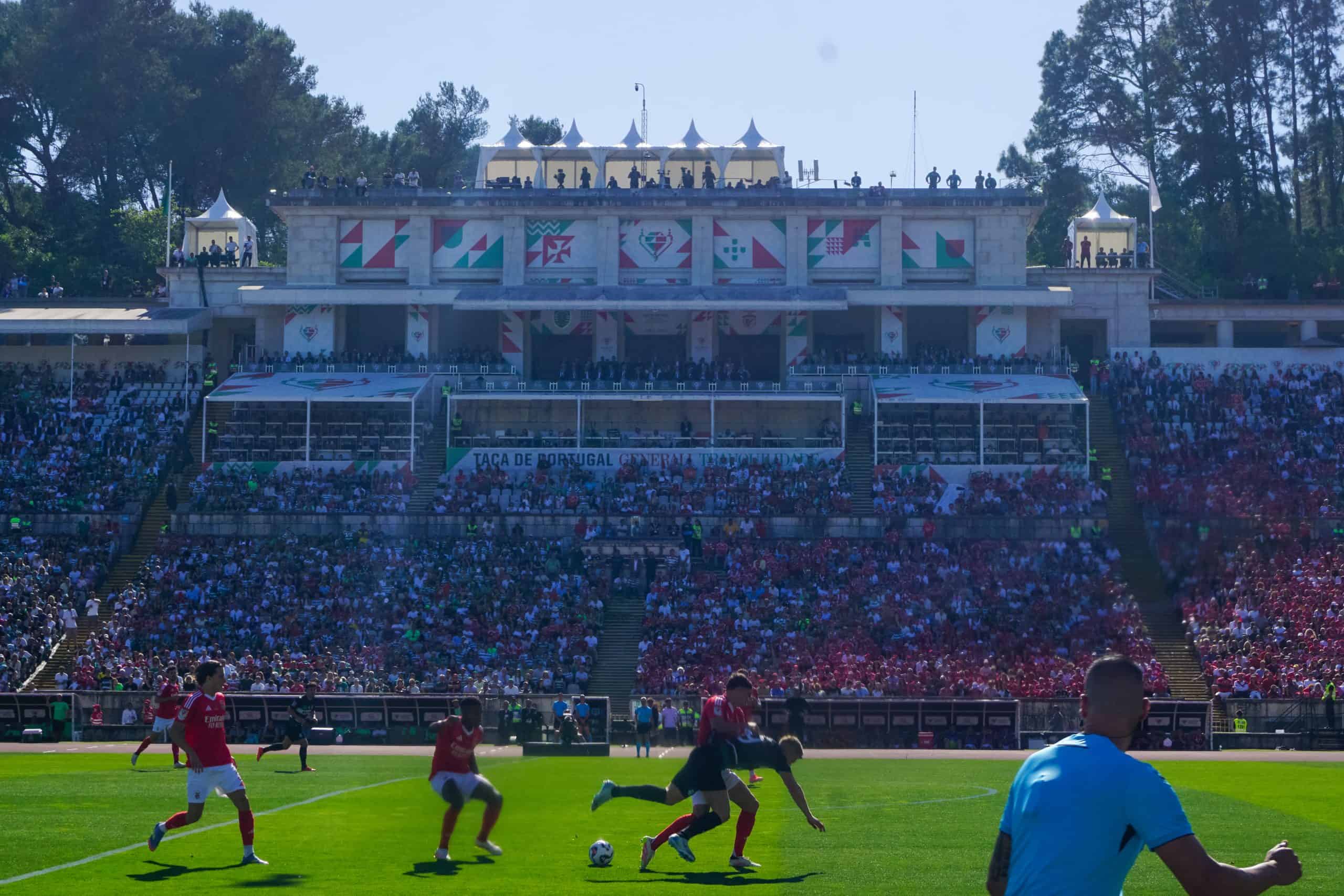 Wedstrijd van de eeuw; gekkenhuis bij bekerfinale Sporting – Benfica