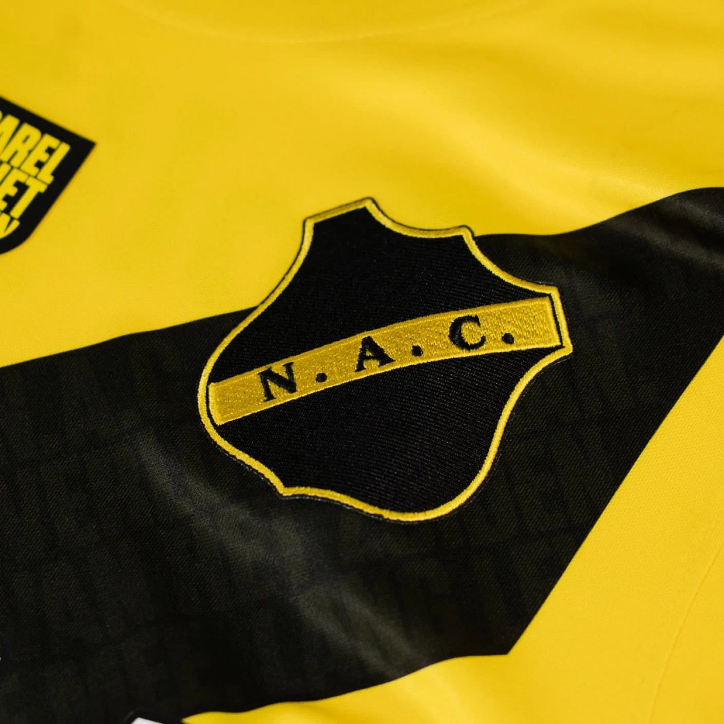 NAC Breda thuisshirt seizoen 2025 2026 logo
