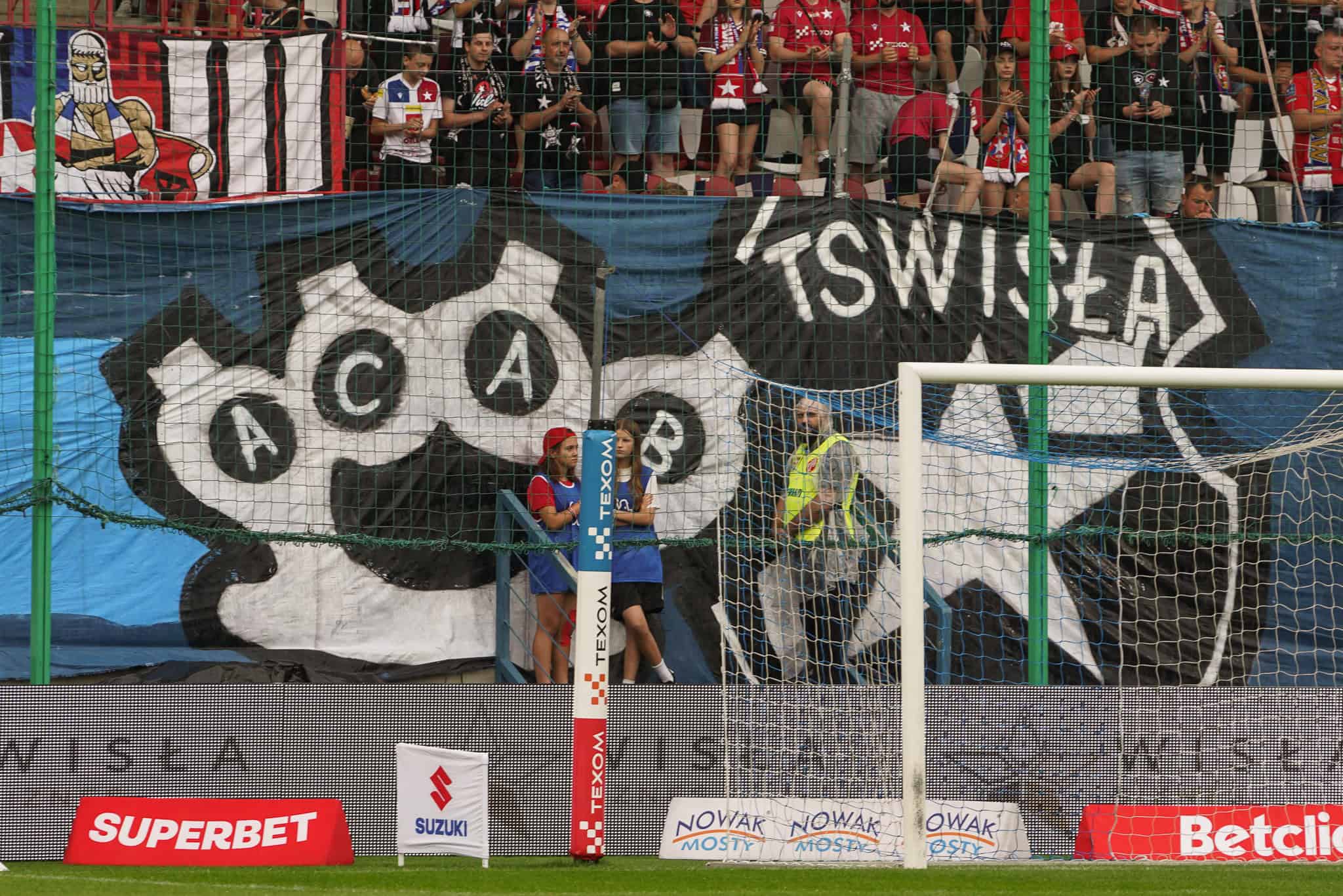 Wisla Krakau: gevallen topclub op het veld, springlevend op de tribune