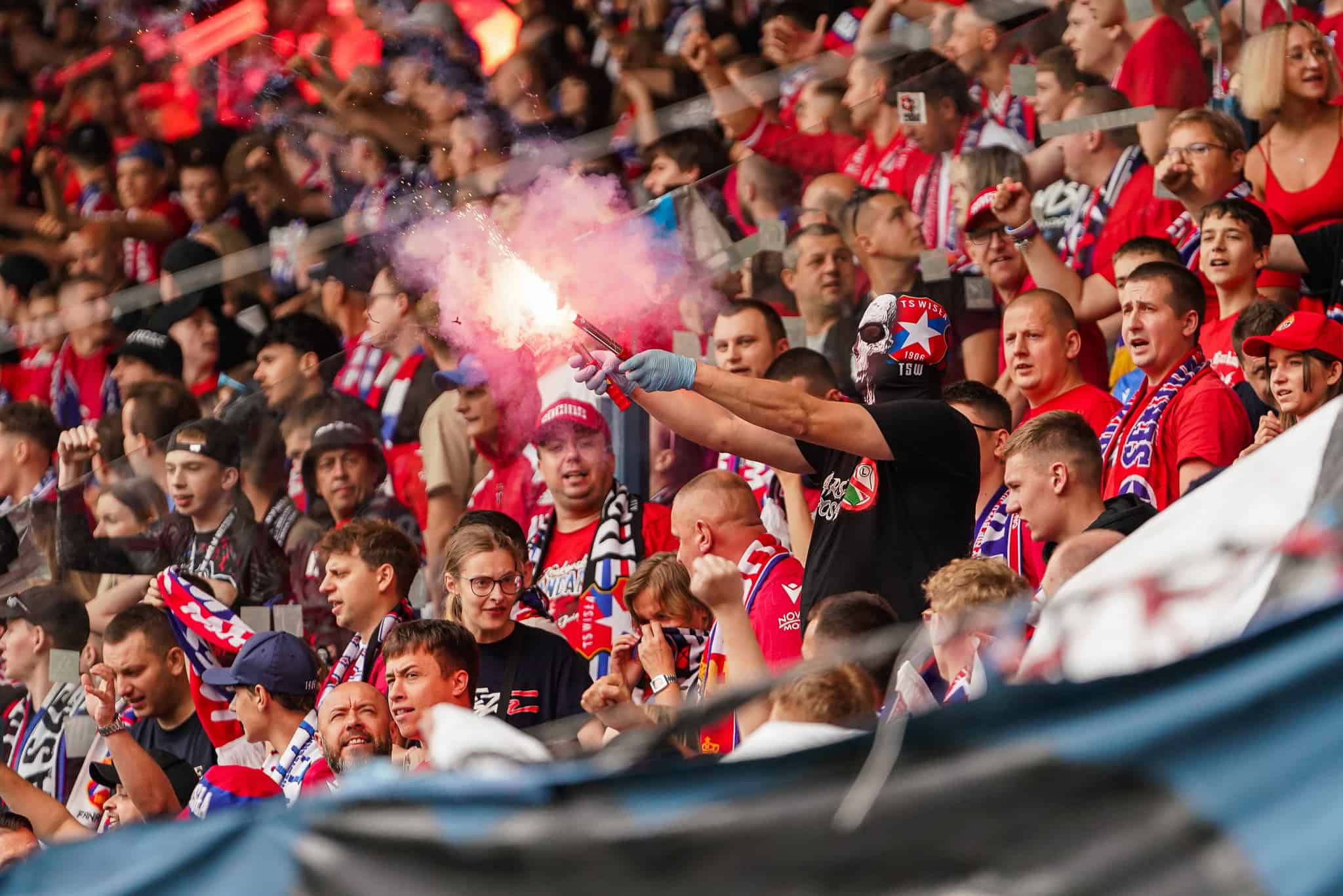 Wisla Krakau: gevallen topclub op het veld, springlevend op de tribune