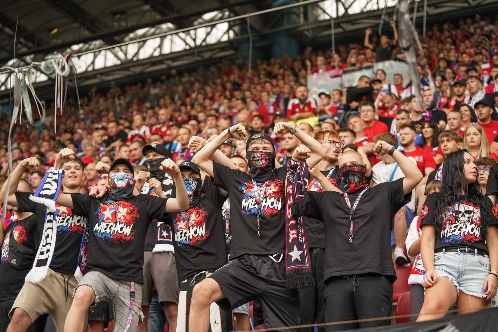 Wisla Krakau: gevallen topclub op het veld, springlevend op de tribune