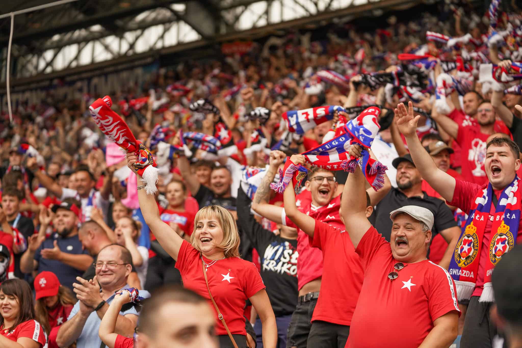 Wisla Krakau: gevallen topclub op het veld, springlevend op de tribune