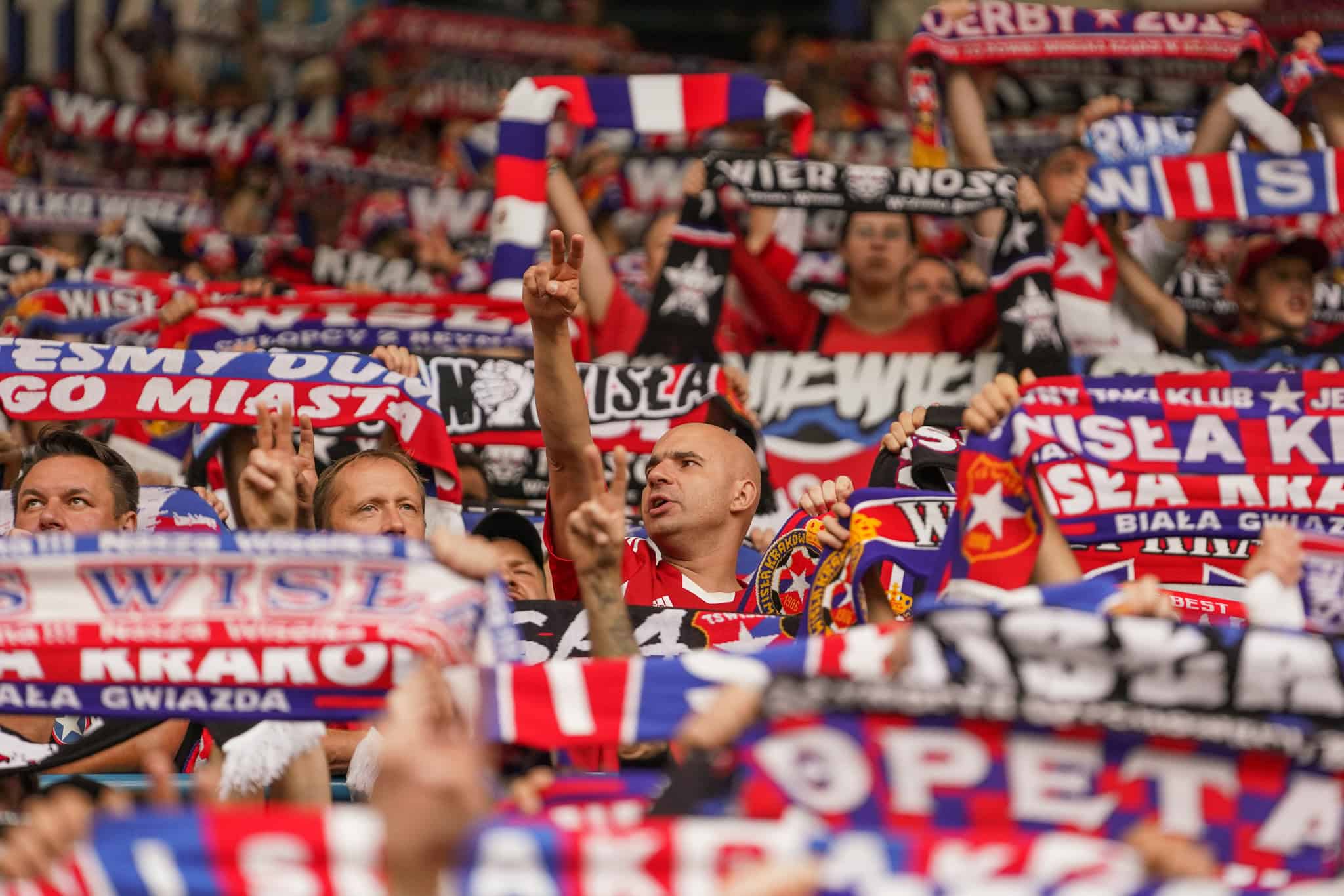 Wisla Krakau: gevallen topclub op het veld, springlevend op de tribune