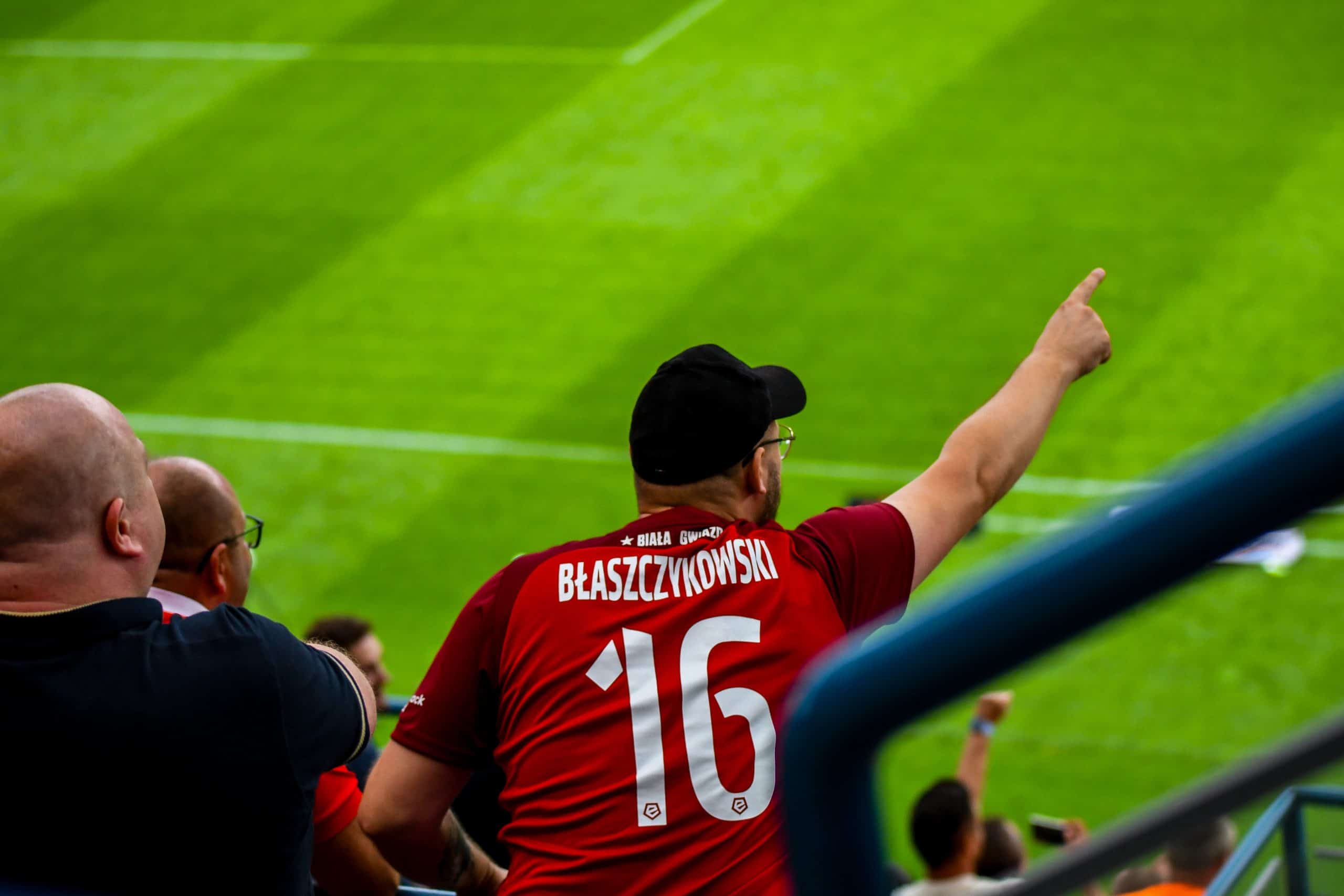 Wisla Krakau: gevallen topclub op het veld, springlevend op de tribune