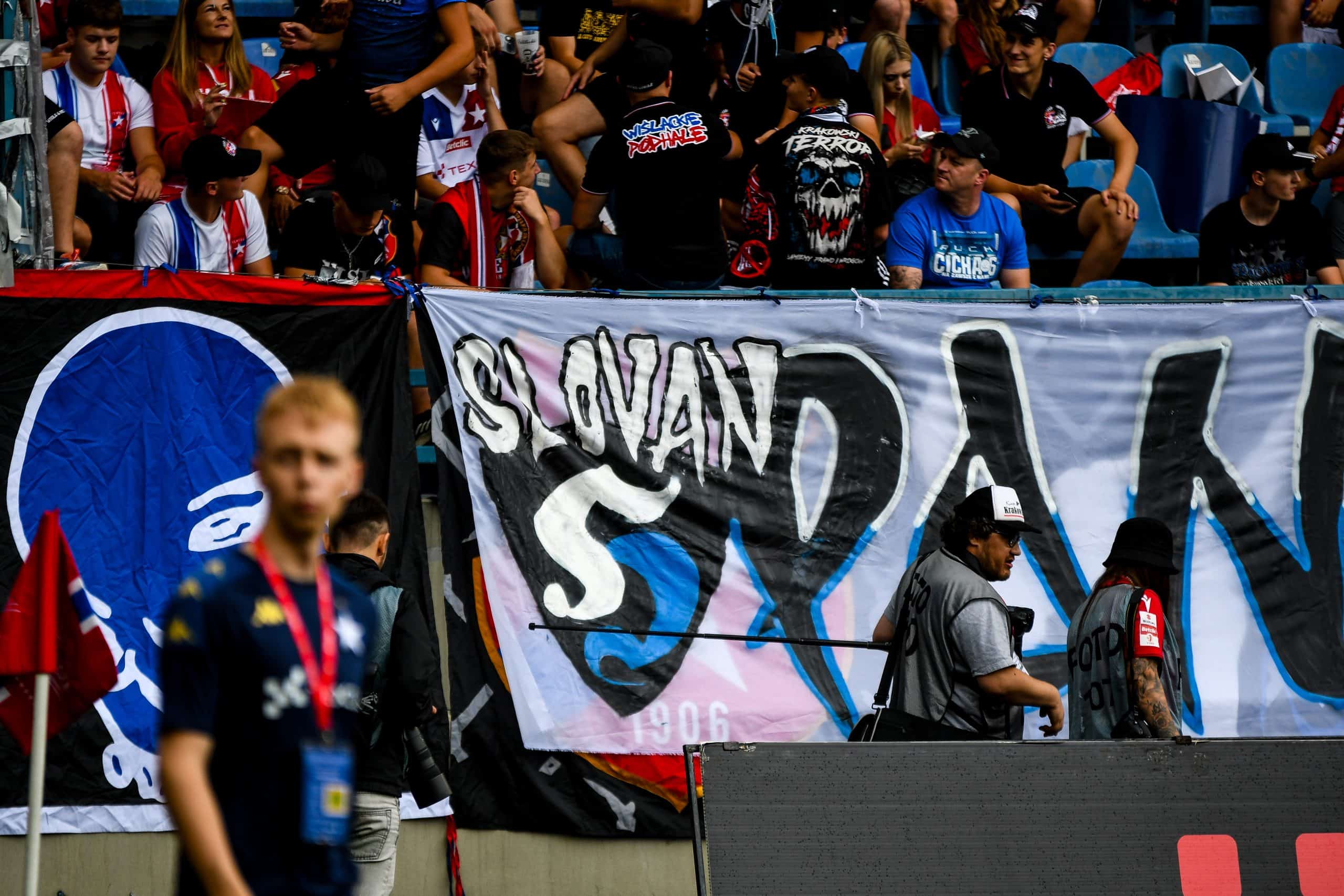 Wisla Krakau: gevallen topclub op het veld, springlevend op de tribune