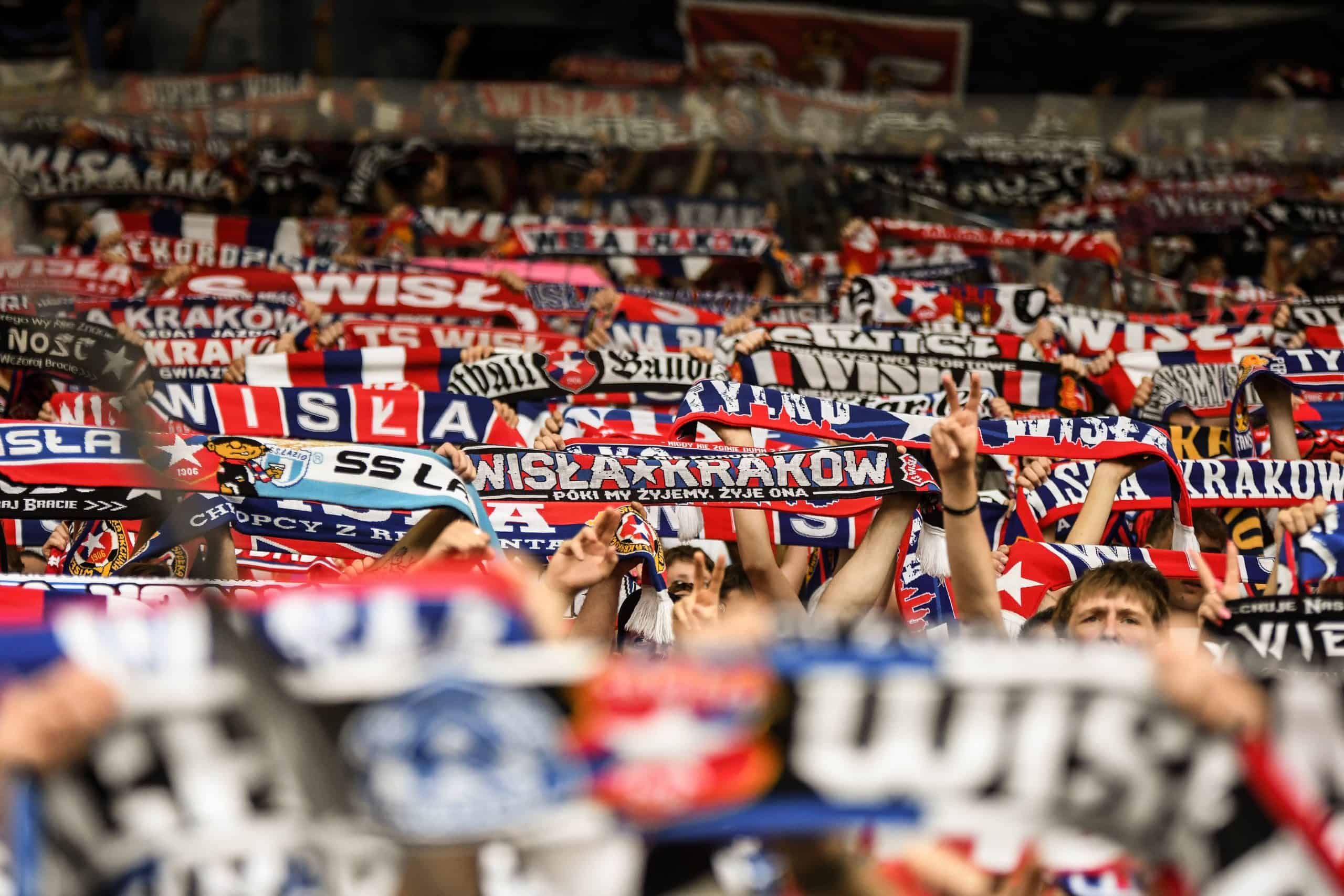 Wisla Krakau: gevallen topclub op het veld, springlevend op de tribune