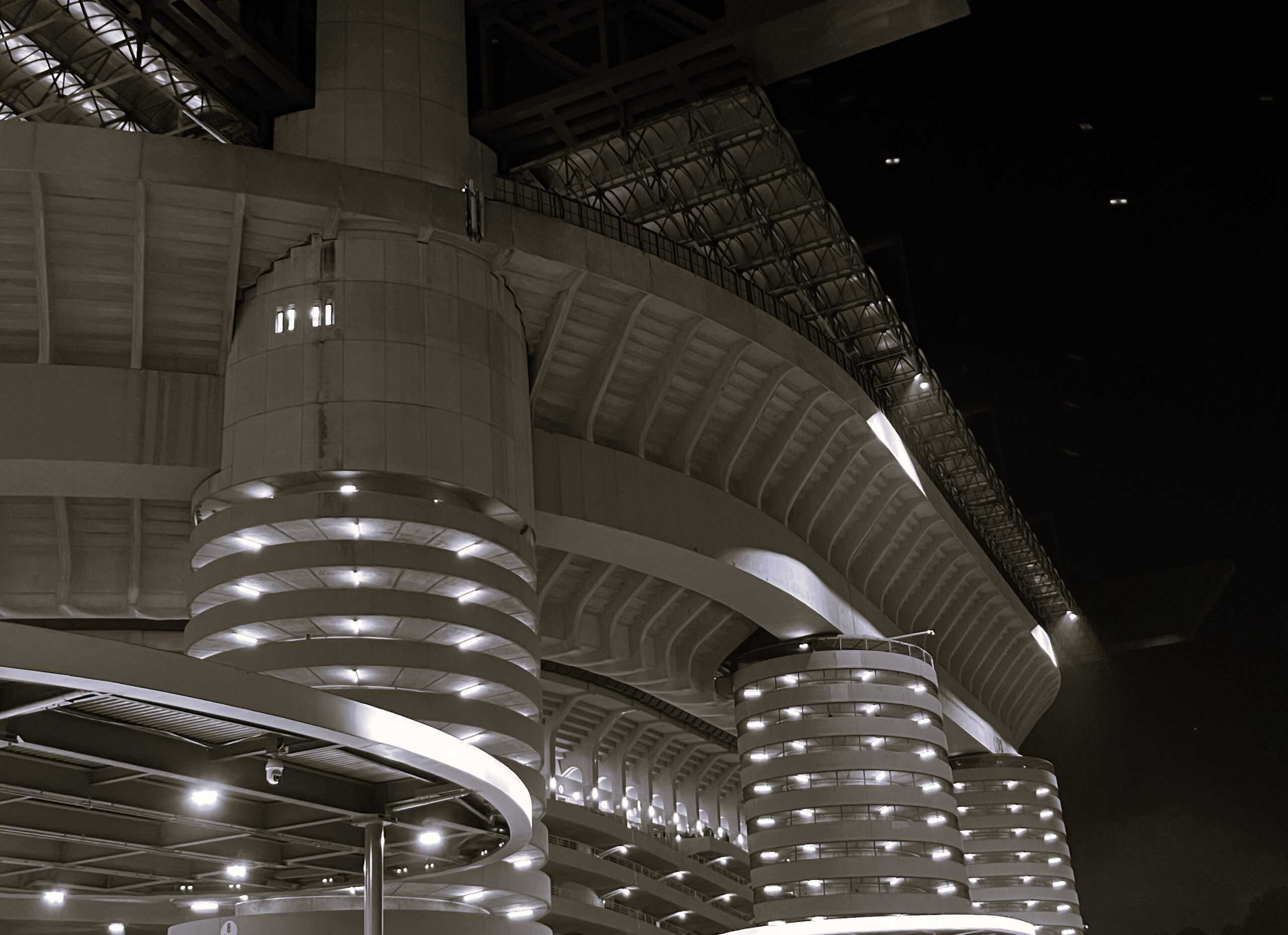 Arrivederci San Siro, commerciële karaktermoord in Milaan