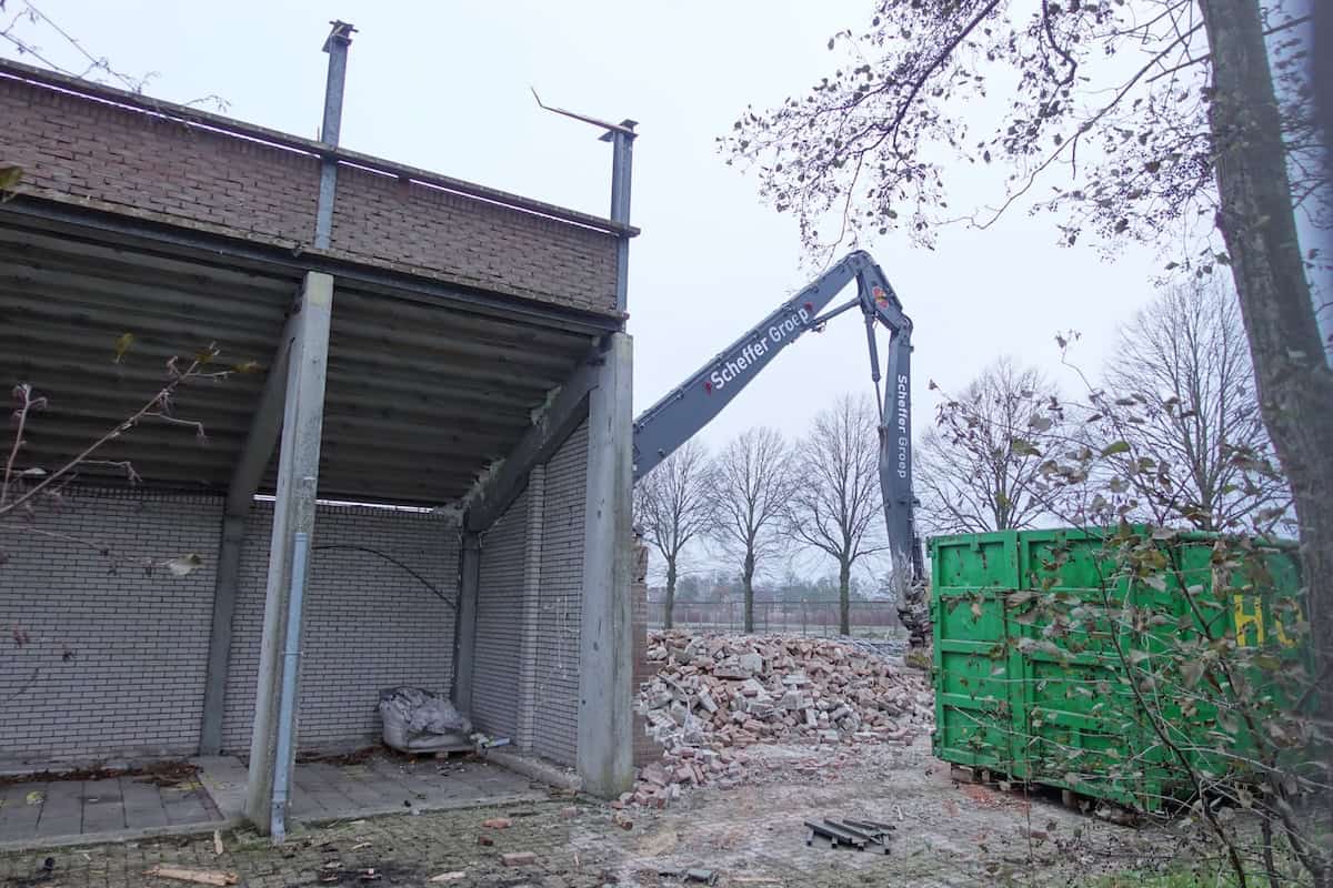 Sloop oude Cambuurstadion: van bordes naar rookterras
