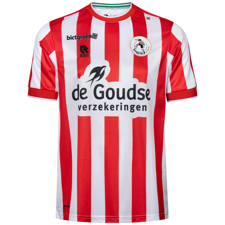 Het rood-wit gestreepte thuisshirt van Sparta Rotterdam voor het seizoen 2026-2027, met de sponsor De Goudse Verzekeringen