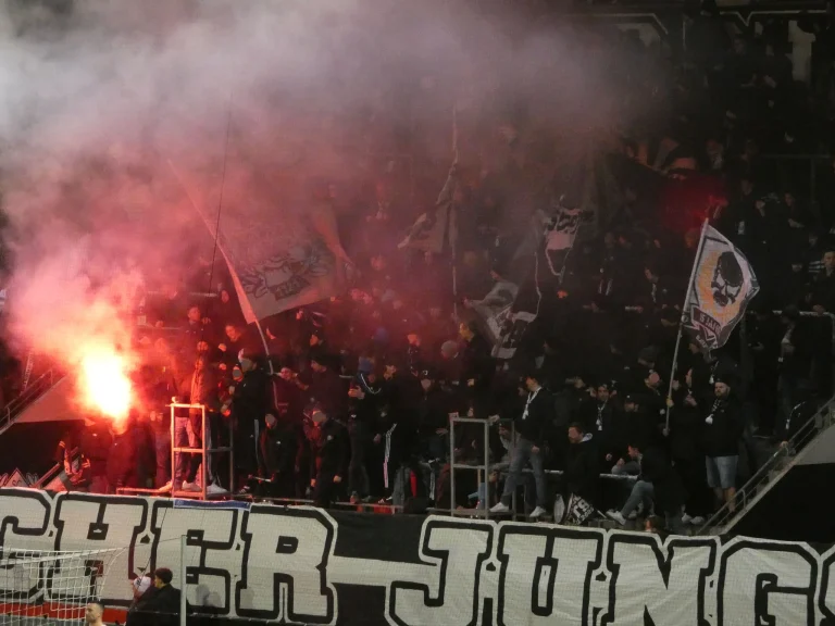 Tifo en sfeer bij SCR Altach - Sturm Graz