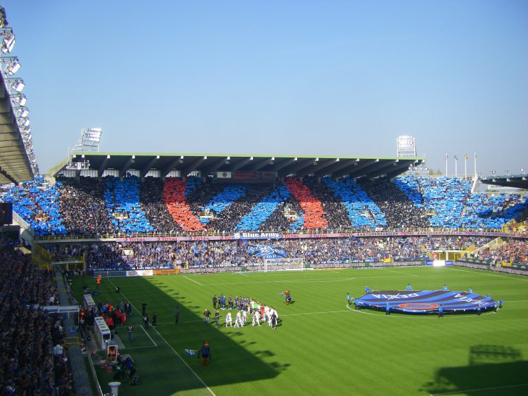 Supporters van Club Brugge met een choreografie in het Jan Breydelstadion