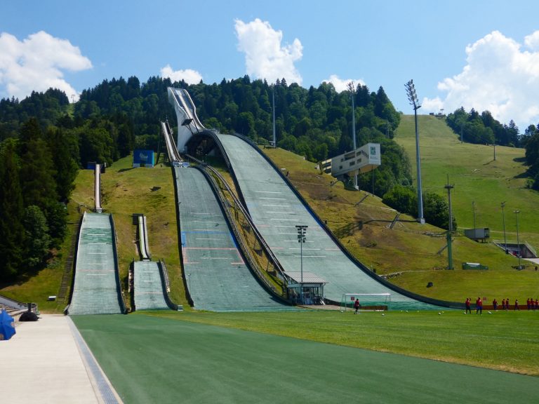 De twee schansen van Garmisch-Partenkirchen.