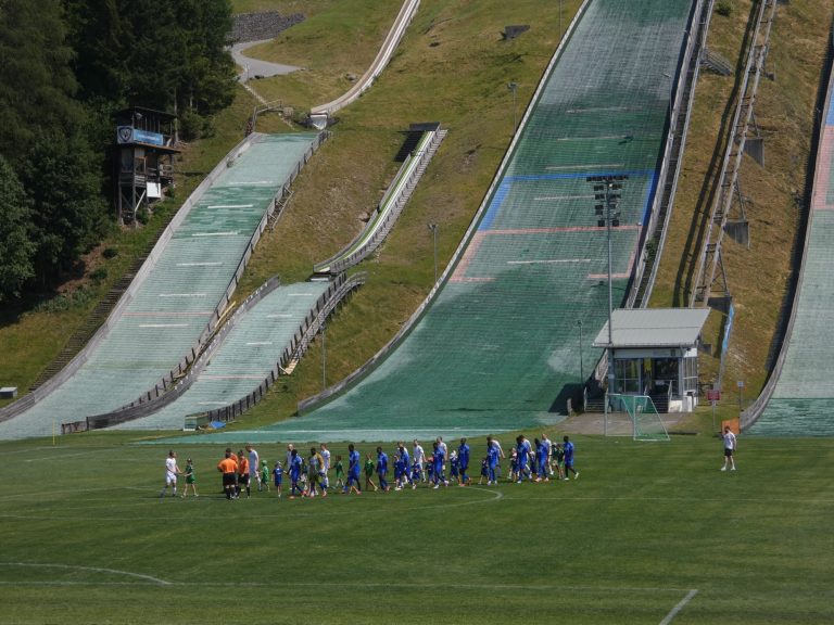 De ploegen lopen op.